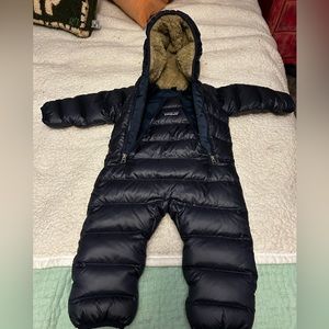 Patagonia toddler winter onesie - puffy jacket material. 0-3 months bran…
